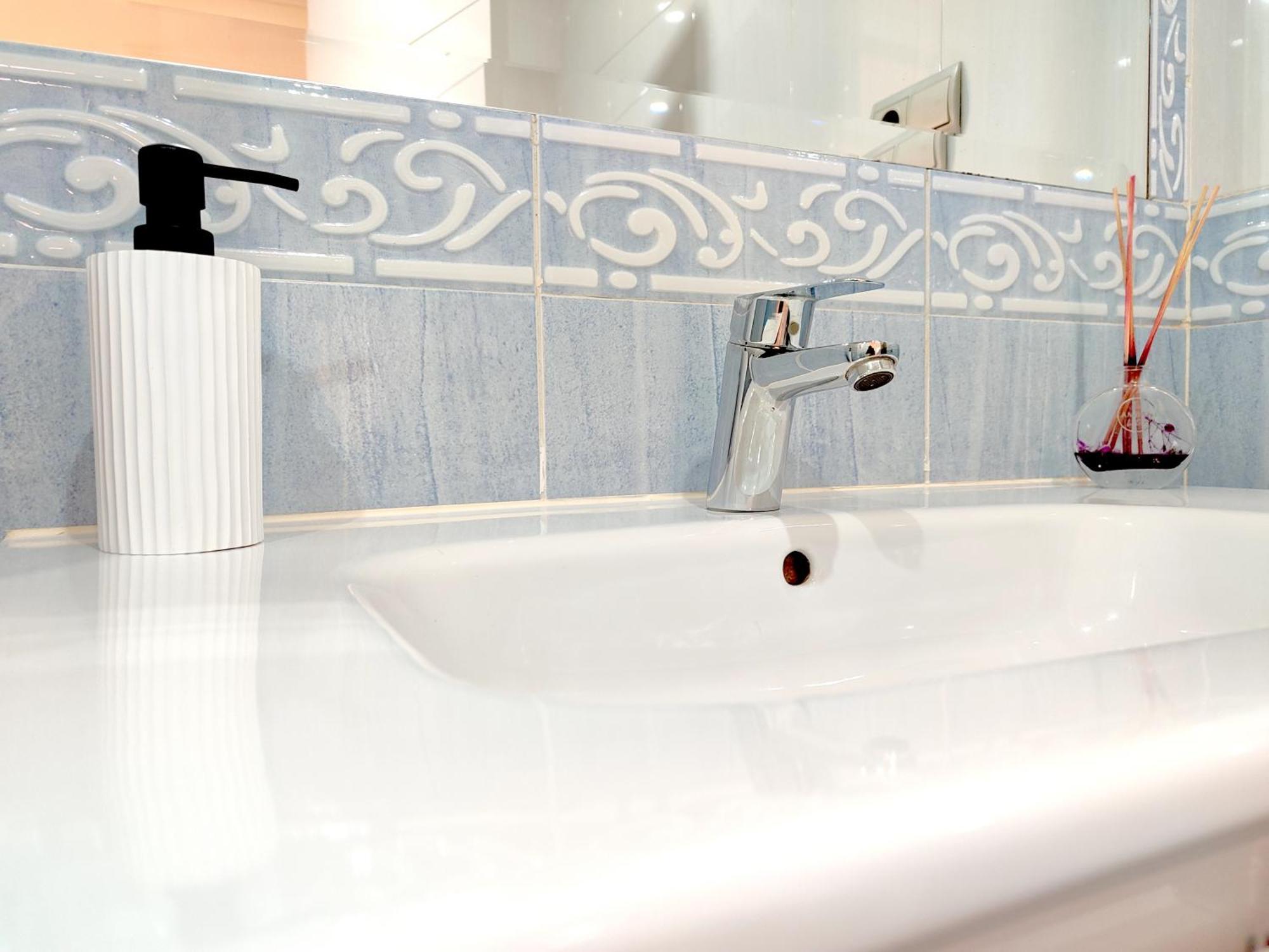D4: Design & Relax In The City Malaga Ngoại thất bức ảnh